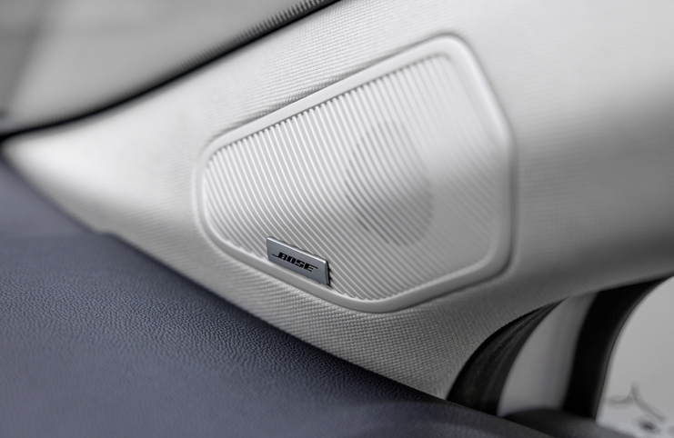 BOSE® Premium Audio rendszer