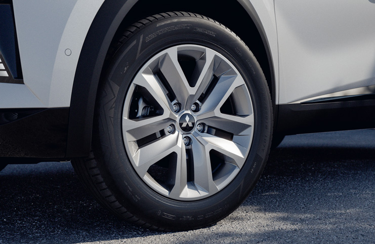 17” acél keréktárcsa dísztárcsával (Inform) 17” acél keréktárcsa dísztárcsával (Inform)