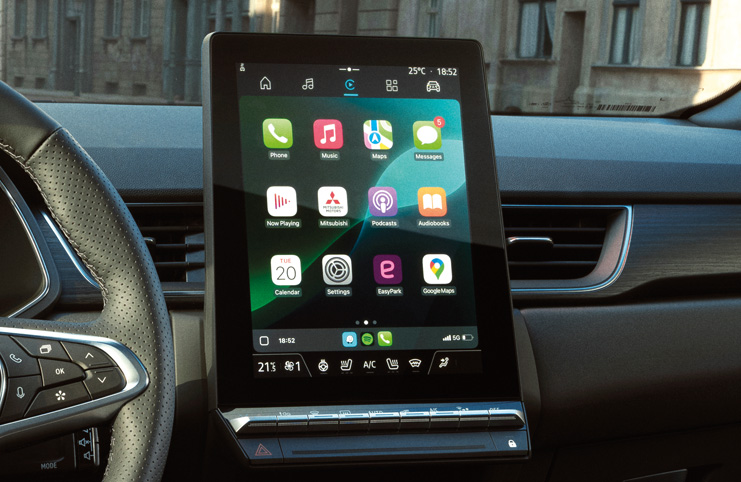 Állandó összeköttetésben digitális világával Állandó összeköttetésben digitális világával