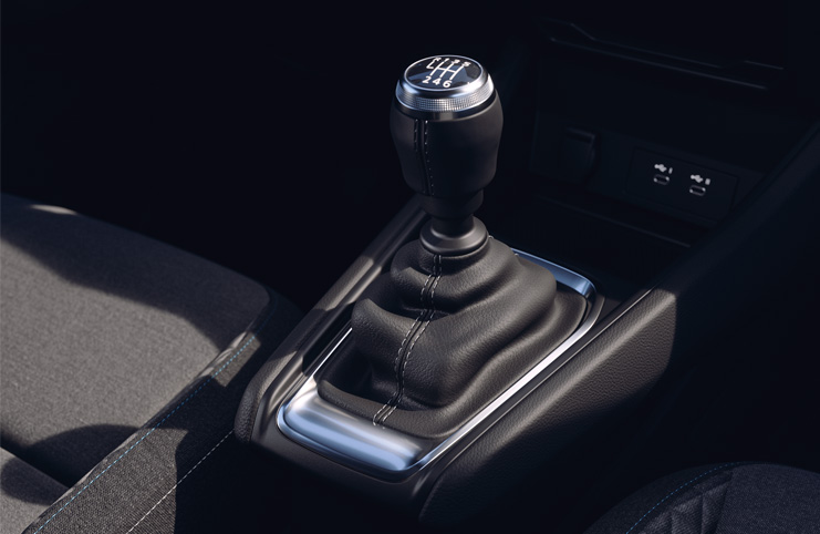 Lágy hibrid hatsebességes manuális sebességváltóval Lágy hibrid hatsebességes manuális sebességváltóval