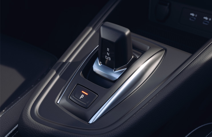 Lágy hibrid hétsebességes automata sebességváltóval Lágy hibrid hétsebességes automata sebességváltóval