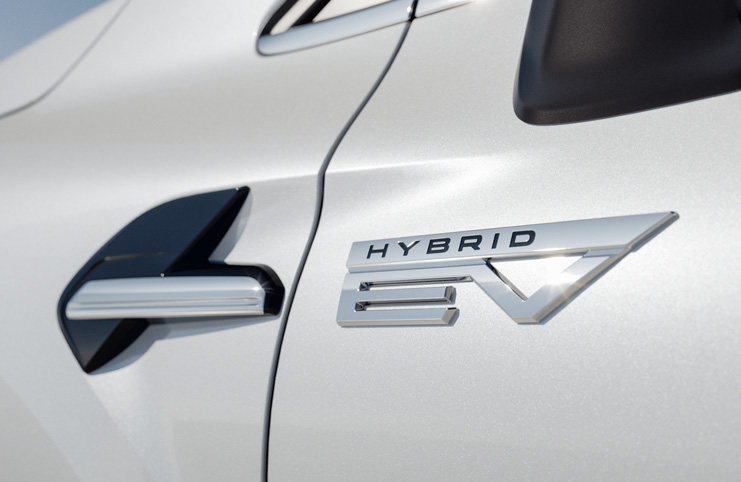 Öntöltő hibrid automata sebességváltóval Öntöltő hibrid automata sebességváltóval